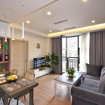 Home4You City Center Apartments Jerevan Buitenkant foto