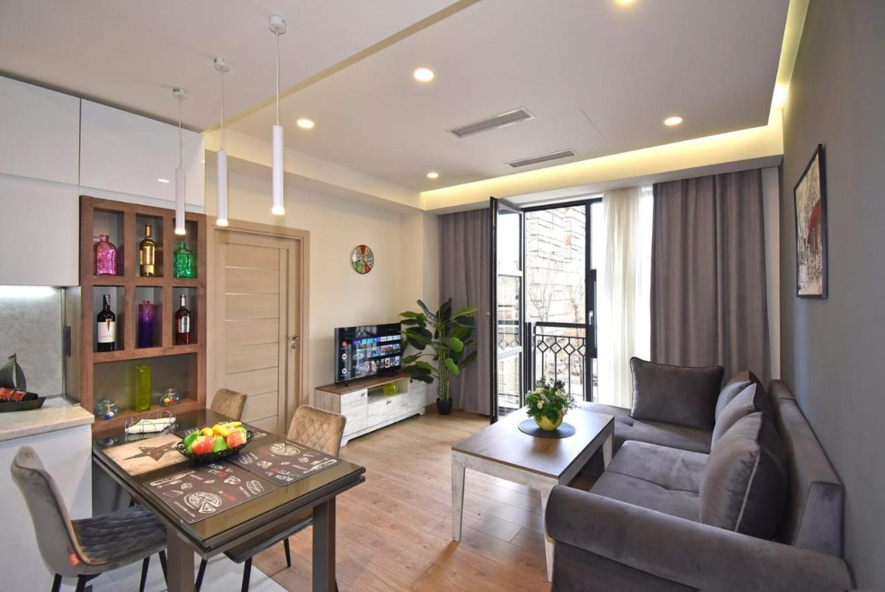 Home4You City Center Apartments Jerevan Buitenkant foto