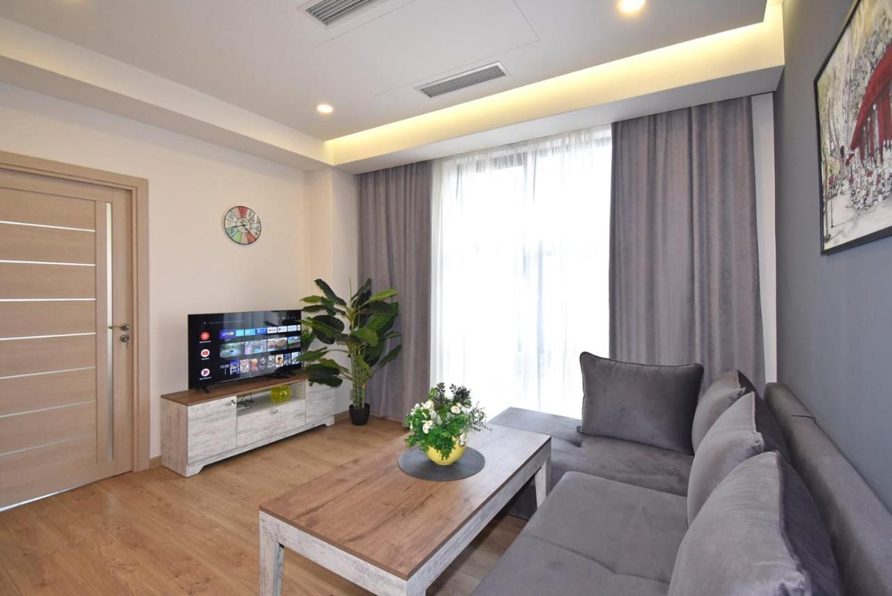 Home4You City Center Apartments Jerevan Buitenkant foto