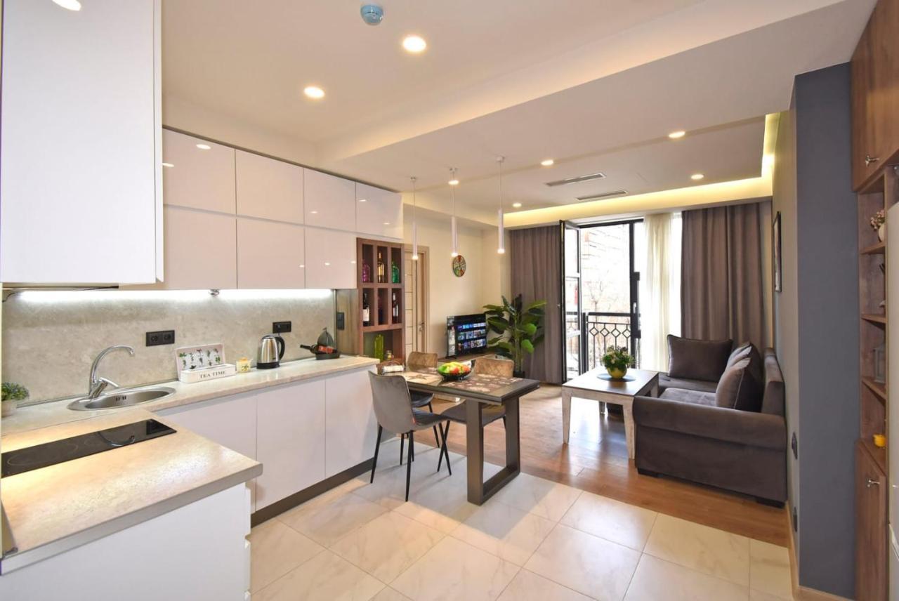 Home4You City Center Apartments Jerevan Buitenkant foto