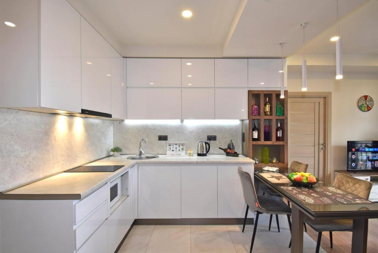 Home4You City Center Apartments Jerevan Buitenkant foto