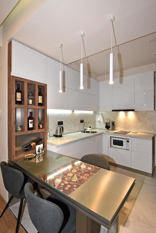 Home4You City Center Apartments Jerevan Buitenkant foto