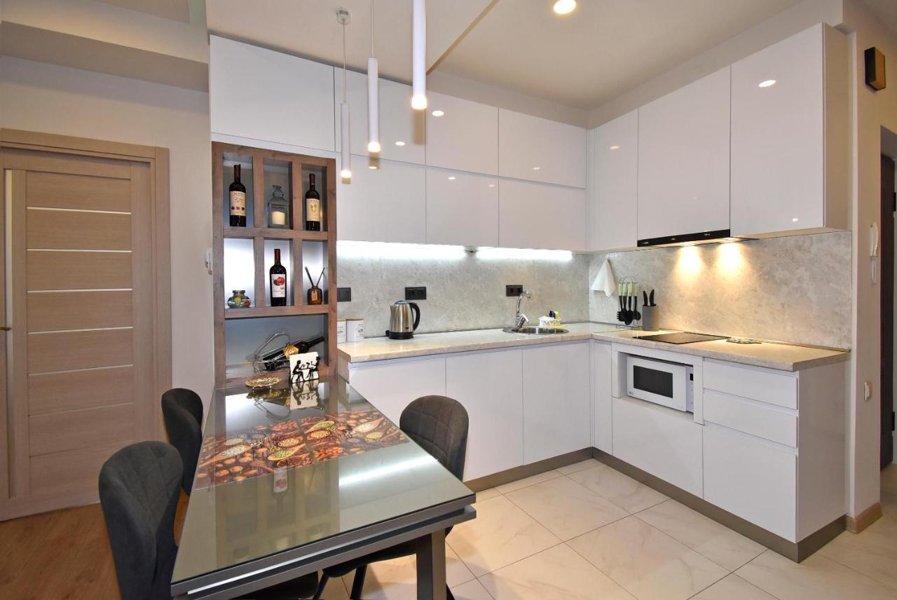 Home4You City Center Apartments Jerevan Buitenkant foto